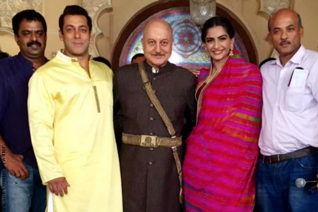 Salman Khan, Anupam Kher, Sonam Kapoor and Sooraj Barjatya on the sets of 'Prem Ratan Dhan Payo'