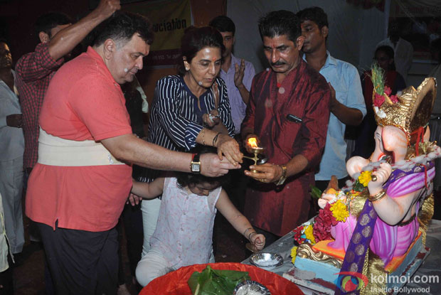 Rishi Kapoor and Neetu Singh during the ganapati visarjan