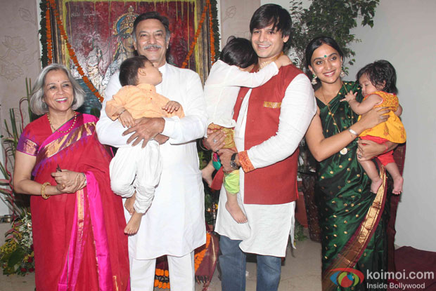 Yashodhara Oberoi, Suresh Oberoi, Vivek Oberoi, Priyanka Alva Oberoi and Vivaan Veer Oberoi during the ganpati visarjann