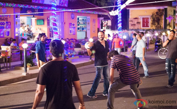 Rohit Shetty Playing Games on the sets of 'Dilwale'