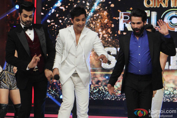 Manish paul, Ganesh hegde and Shahid Kapoor during the Super finale of Jhalak Dikhhla Jaa Reloaded