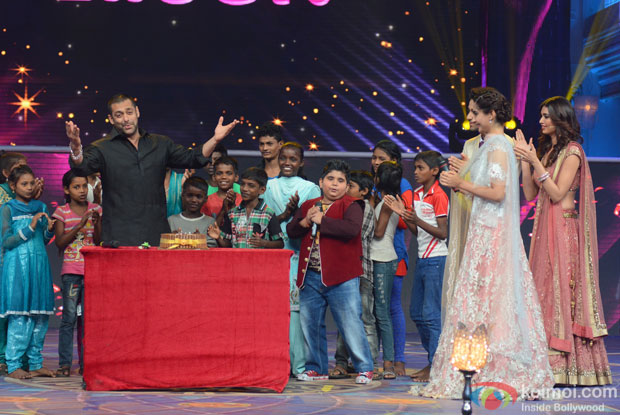 Sonam Kapoor and Salman Khan during the Diwali shoot of Prem Ki Diwali for Life OK channel
