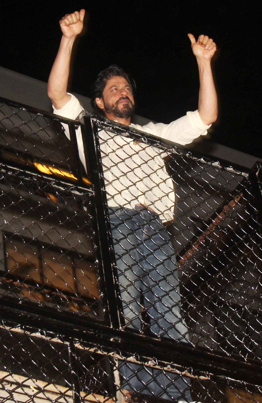 Shah Rukh Khan Celebrating His 50th Birthday