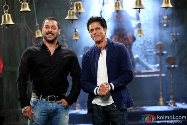 Salman Khan , Shah Rukh Khan relive 'Karan Arjun' moment on TV show