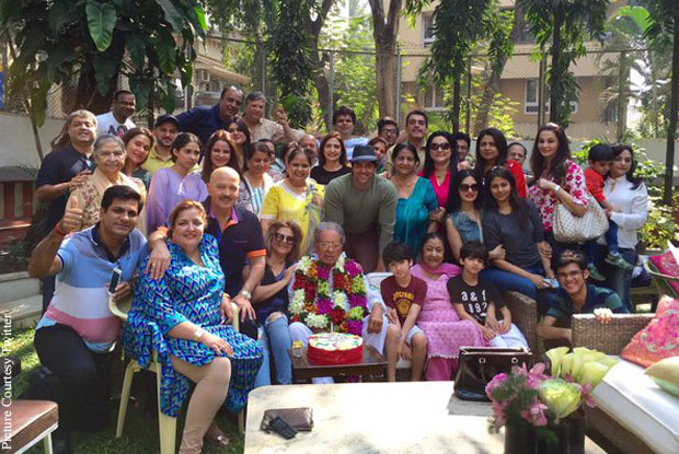 Hrithik Roshan Celebrates His Grandfather's Birthday With Family