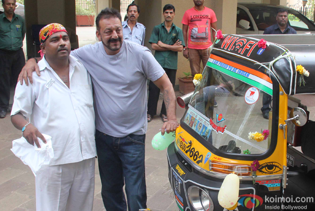 Sanjay Dutt meets his fan Rickshaw Driver Sandeep Bacche