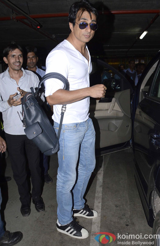 Sonu Sood Spotted At Airport