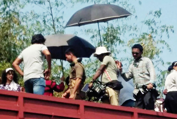  Shaid Kapoor on the sets of Rangoon