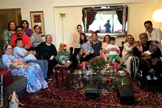 Rishi Kapoor enjoys lunch with his real 'Kapoor & Family'