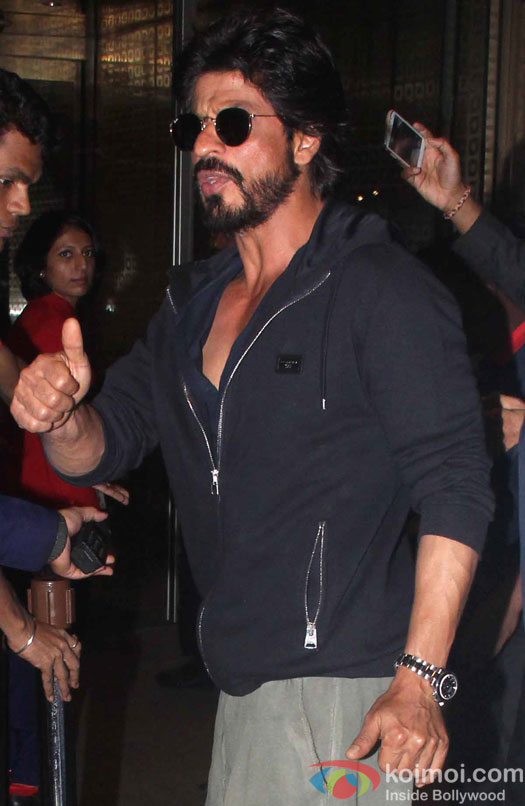 Shah Rukh Khan Spotted At Mumbai International Airport