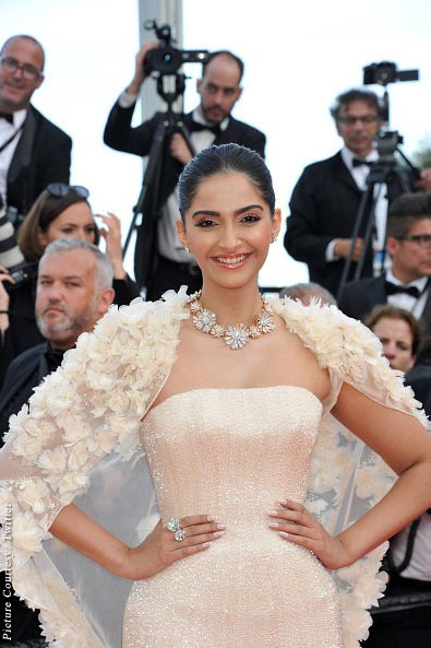 Cannes: Sonam Kapoor Stuns In Ralph & Russo For Her 2nd Red Carpet ...