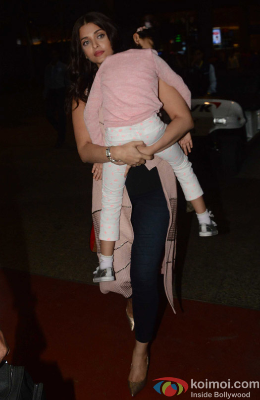 Aishwarya Rai Bachchan and Aaradhya Bachchan spotted at Airport