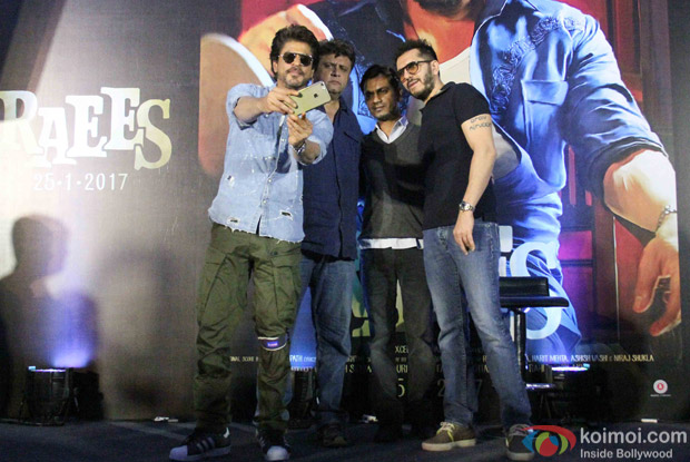 Shah Rukh Khan, nawazuddin Siddiqui and Rahul Dholakia during the Trailer launch of Raees