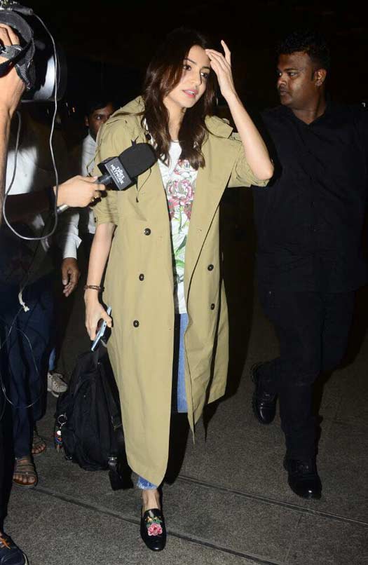 Is Wedding Surely On The Cards? Anushka Sharma And Her Family Fly To Italy With A Pandit