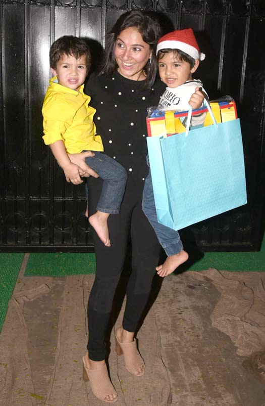 Karan Johar Along With His Twins Yash & Roohi Enjoy At Tusshar Kapoor’s Pre-Christmas Party