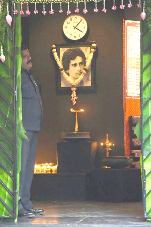 Prayer meet held for Shashi Kapoor