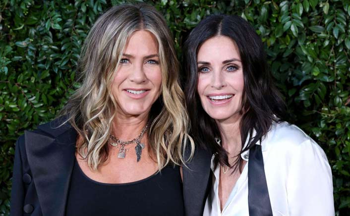 FRIENDS Stars Jennifer Aniston & Courteney Cox Have An Adorable Way Of Inspiring Everyone To Wear Masks