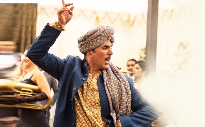 Box Office - Akshay Kumar scores career best opening with Gold