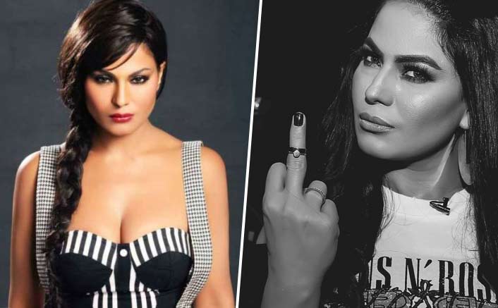 Veena Malik Shows F*** Finger To Indian Army Over Kashmir Feud, Rages The Indian Netizens!