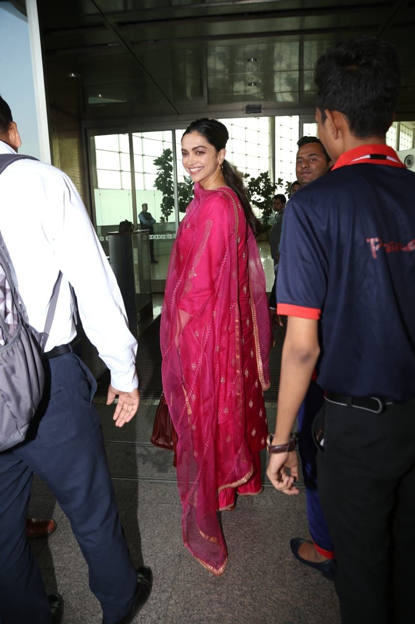 10 Pictures of Deepika Padukone Rocking the Airport Looks – Panache Haute  Couture