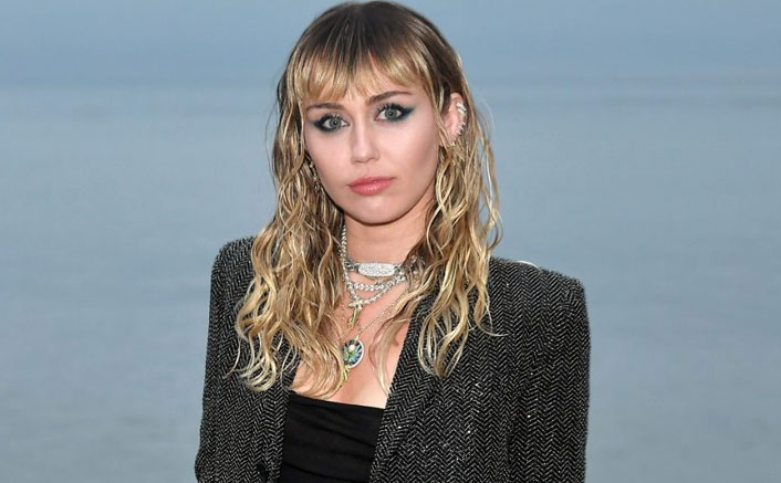 Miley Cyrus Reveals She Hasn't Bathed For Last 5 Days In Quarantine! 