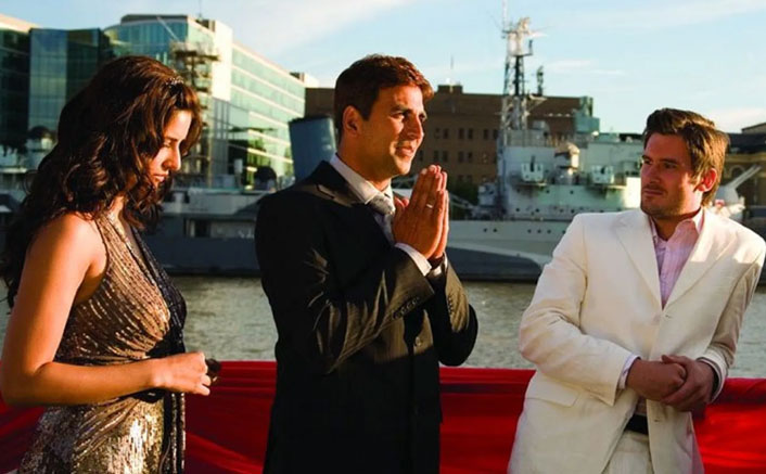 A Fan Defends Bollywood With Long Twitter Thread, Reminds Us Of Epic Akshay Kumar's Scene In Namaste London