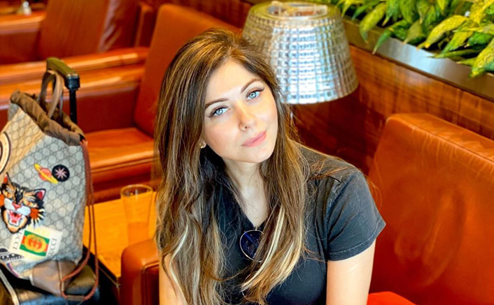 Kanika Kapoor Self EXPOSED! If She Got The Results Of Being Coronavirus Positive This Morning, Why Was Her 'Family Members Wearing Gloves Since A Week'?