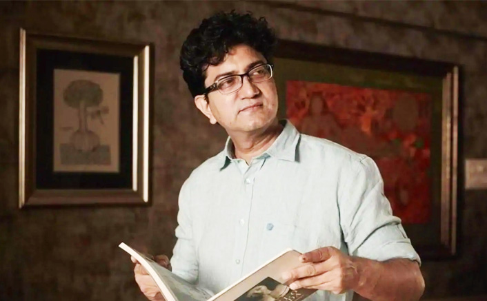 Prasoon Joshi Pens An Eye-Opening Poem In The Wake Of COVID-19 Requesting People To Stay Home