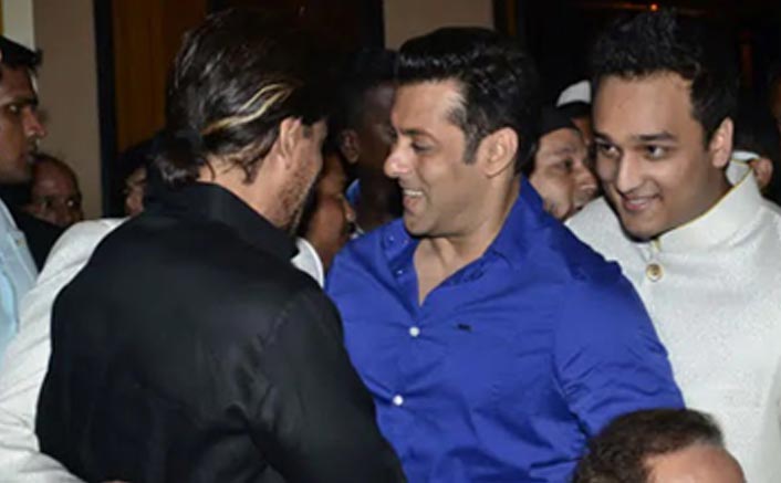 Shah Rukh Khan & Salman Khan Hug Eid 2014