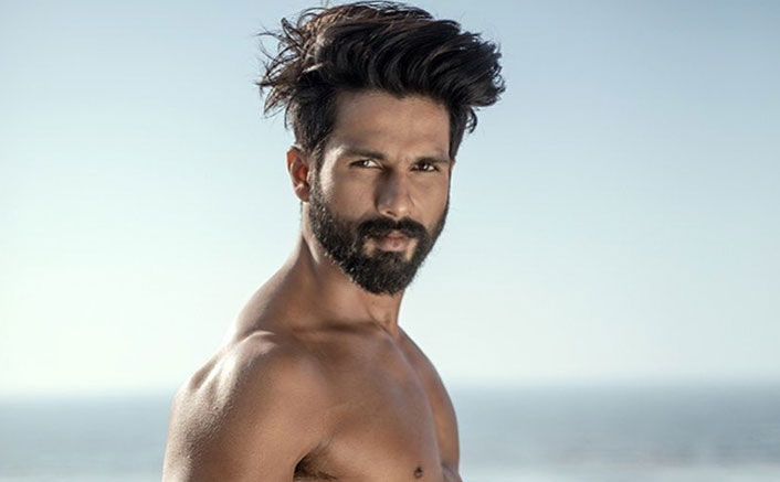 Shahid Kapoor’s Female Fans Drool Over His Throwback Shirtless Picture; Check It Out 