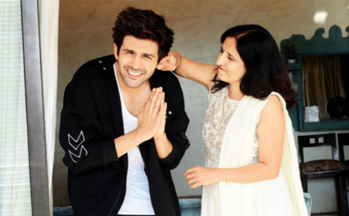 Kartik Aaryan's Mom Has A Special Mother's Day Message For Him: "Ek Laat Dungi"