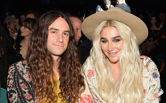 Kesha Gets Her Boyfriend To Apply A ‘Butt Mask’ Every Night, Says, “It’s Like Sunshine For Your Behind”