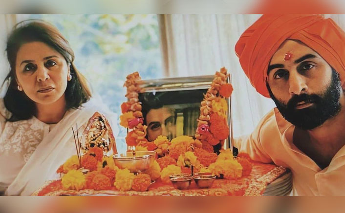 Ranbir Kapoor & Neetu Kapoor Conduct Prayer Meet For Late Actor Rishi Kapoor, See Pic