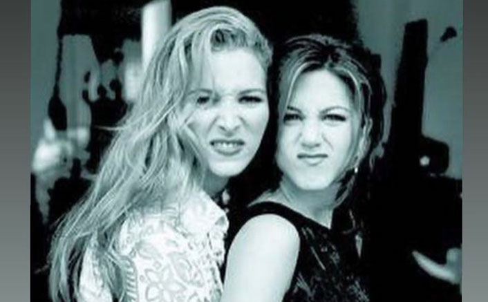 FRIENDS Fame Jennifer Aniston's Birthday Wish For Lisa Kudrow Is Friendship Goals!