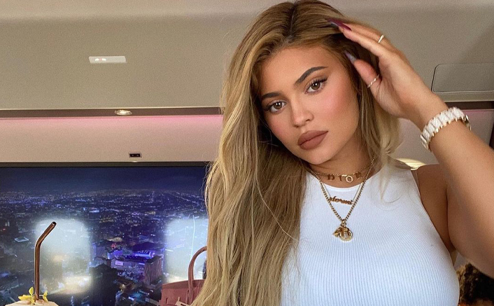 Kylie Jenner Launches Her New Rose Bath Collection, Her Latest Photo Will Take Your Breath Away! 