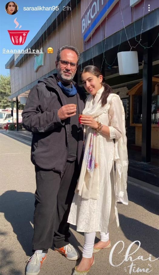Sara Ali Khan Beats Delhi Winter With Hot Cup Of Chai Along With Aanand L Rai On The Sets Of Atrangi Re