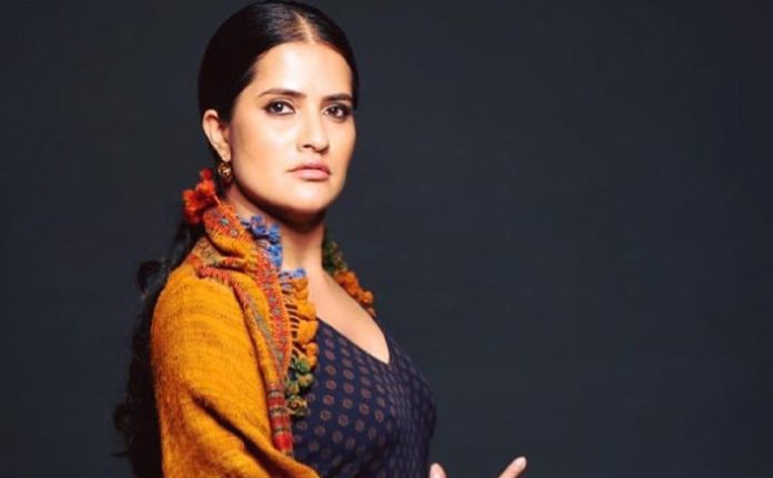 Sona Mohapatra Gives It Back To A Troll Who Tweeted In An Offensive Way About Her Father