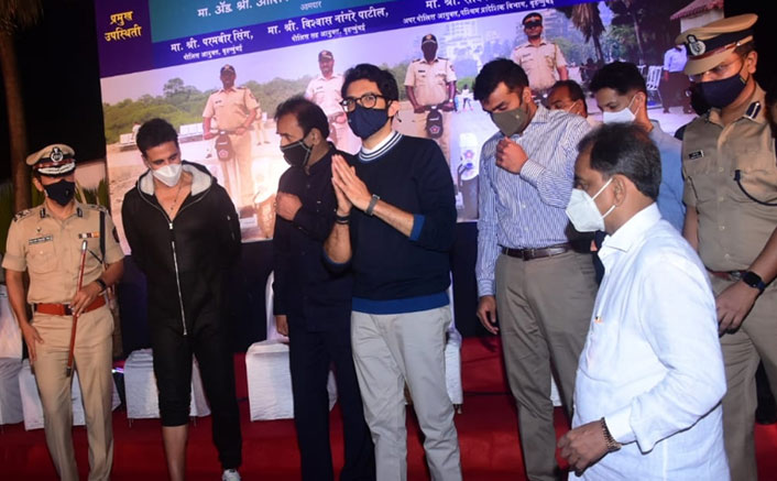 Akshay Kumar Shares A Stage With Aaditya Thackeray For A Police Event