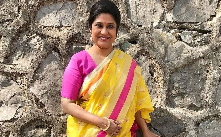 Renuka Shahane Talks About Her New Show 'Starting Troubles', Read On