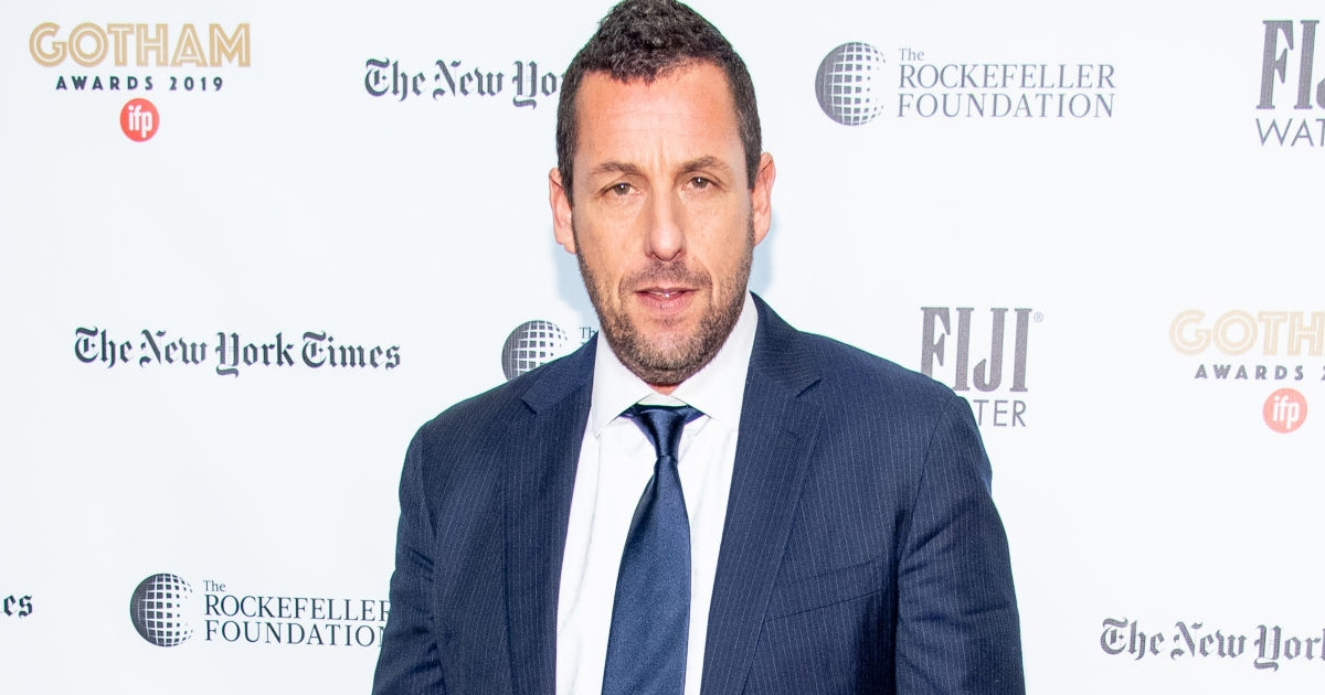 When Adam Sandler Was Chased By Fans On The Streets Of Philadelphia