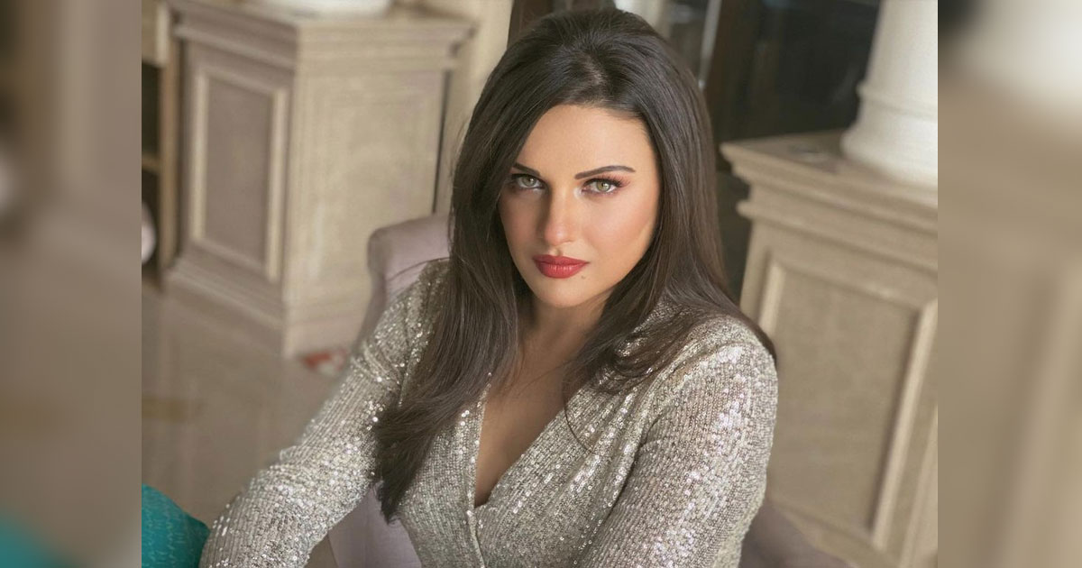 Himanshi Khurana Opens Up About The Struggles She Faces As A Celeb: “It Becomes Very Stressful At Times”