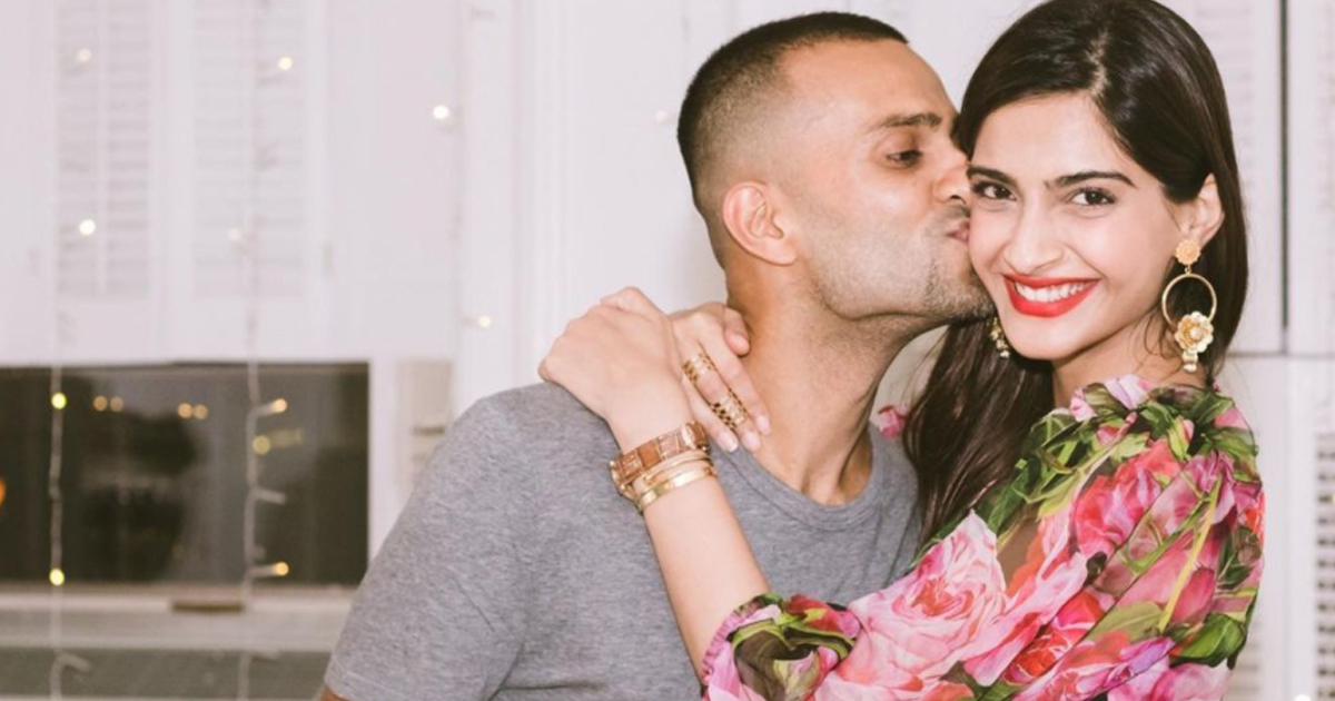  Sonam Kapoor Shares A Throwback Pic From The Time Anand Ahuja Proposed Her & Her Smile Tells The Story