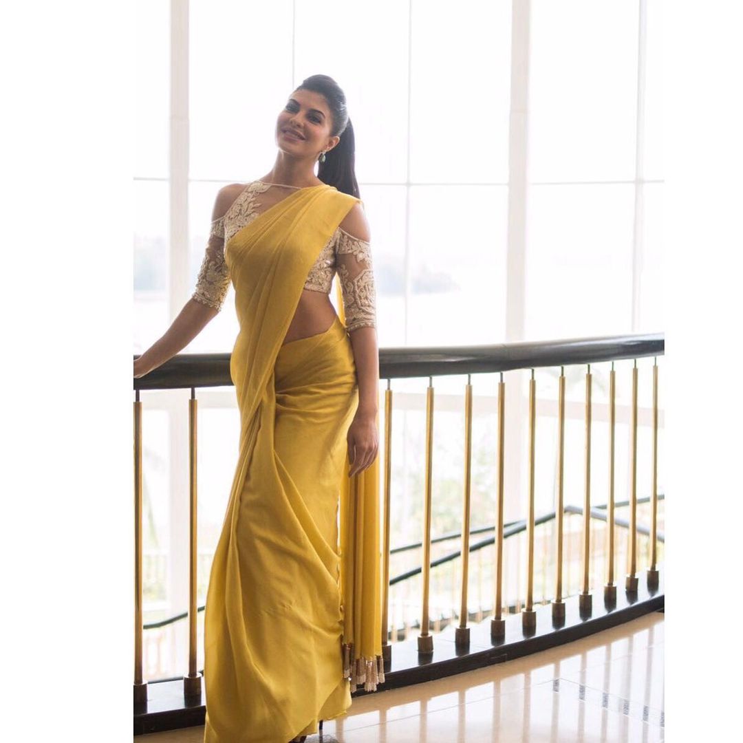 Jacqueline Fernandez looks elegant in a saree as she promotes Bachchan  Pandey! - Tamil News - IndiaGlitz.com