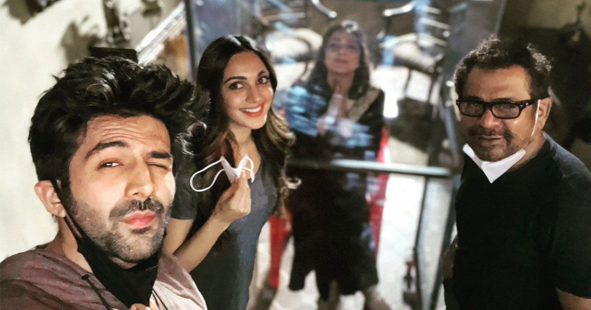Kartik Aaryan welcomes Tabu back on the sets of Bhool Bhulaiyaa 2 with a quirky post