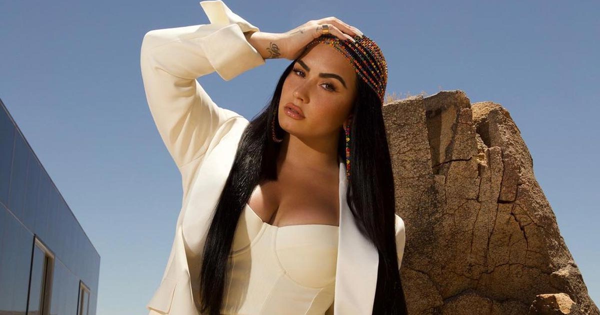 Demi Lovato Apologizes On Yogurt Shop Controversy