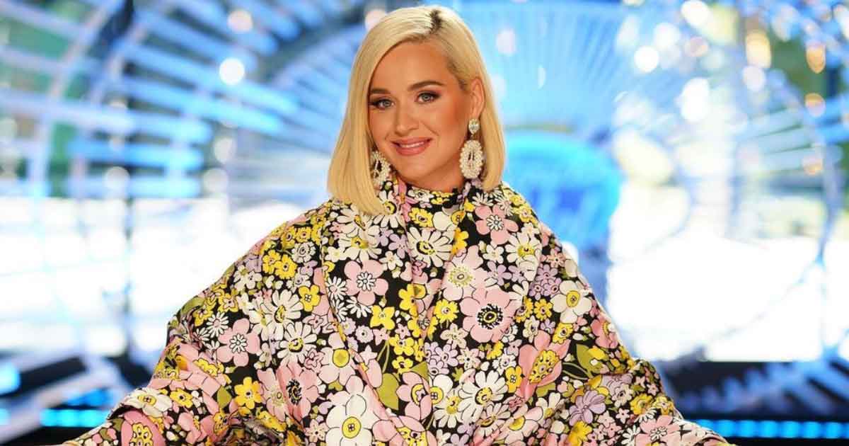  Katy Perry Was Slammed By Netizens For Kissing A Teenager Contestant On American Idol
