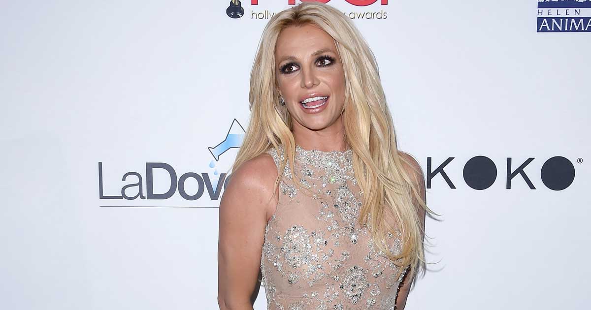 Britney Spears likes experimenting with her hair