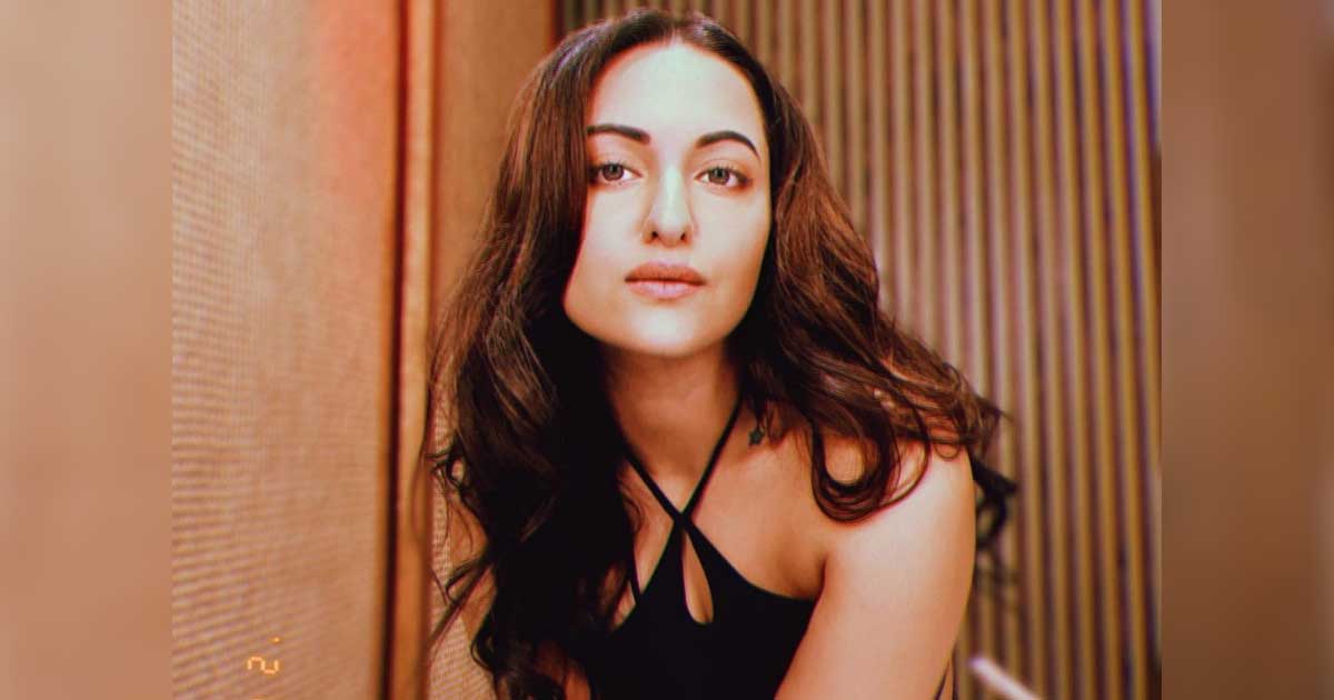 Sonakshi Sinha checks in on fans, asks them to 'hang in there'