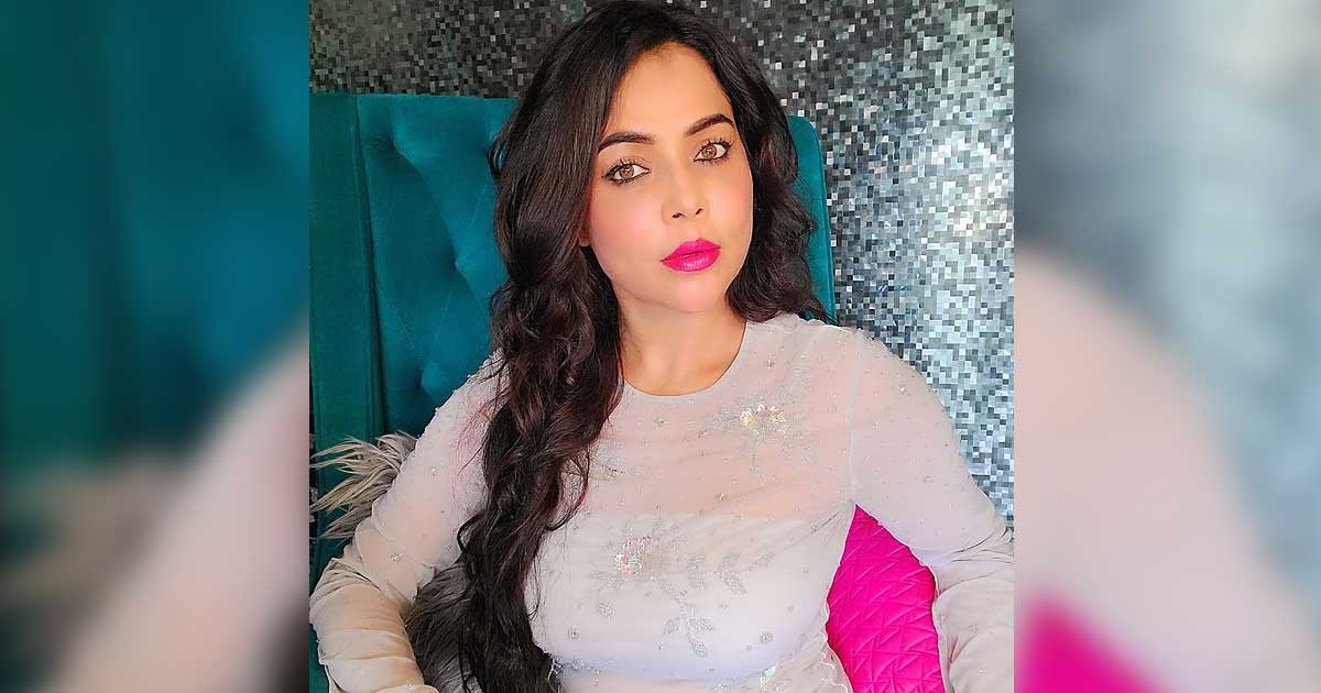 Nikita Rawal Urges Fans To Donate Organs: "It Can Light Up Someone's Life"