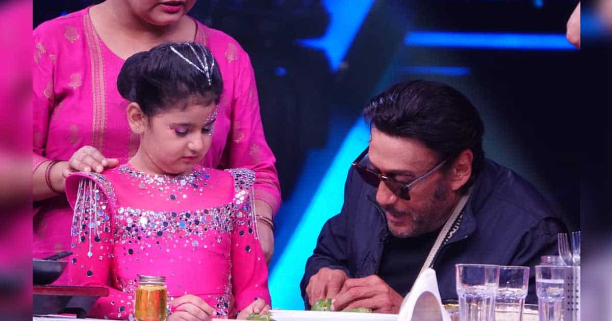 Jackie Shroff Surprises 'Super Dancer' Contestant By Cooking 'Bhindi' For Her